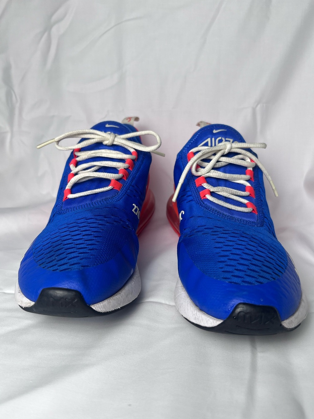 Nike Air Max 270 Athletic Shoes in Blue with Red Accents - Picture 3 of 8